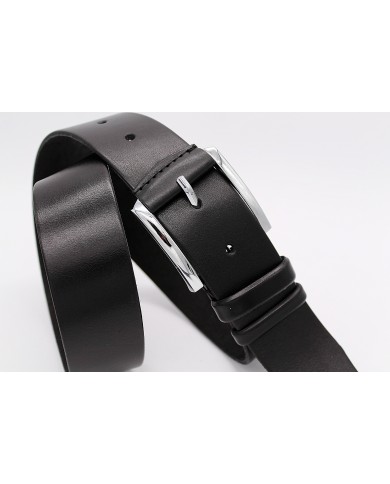 Classic leather belt made of genuine leather