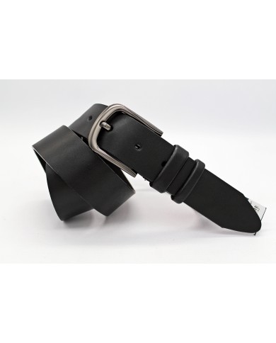Men's genuine leather belt with metal buckle